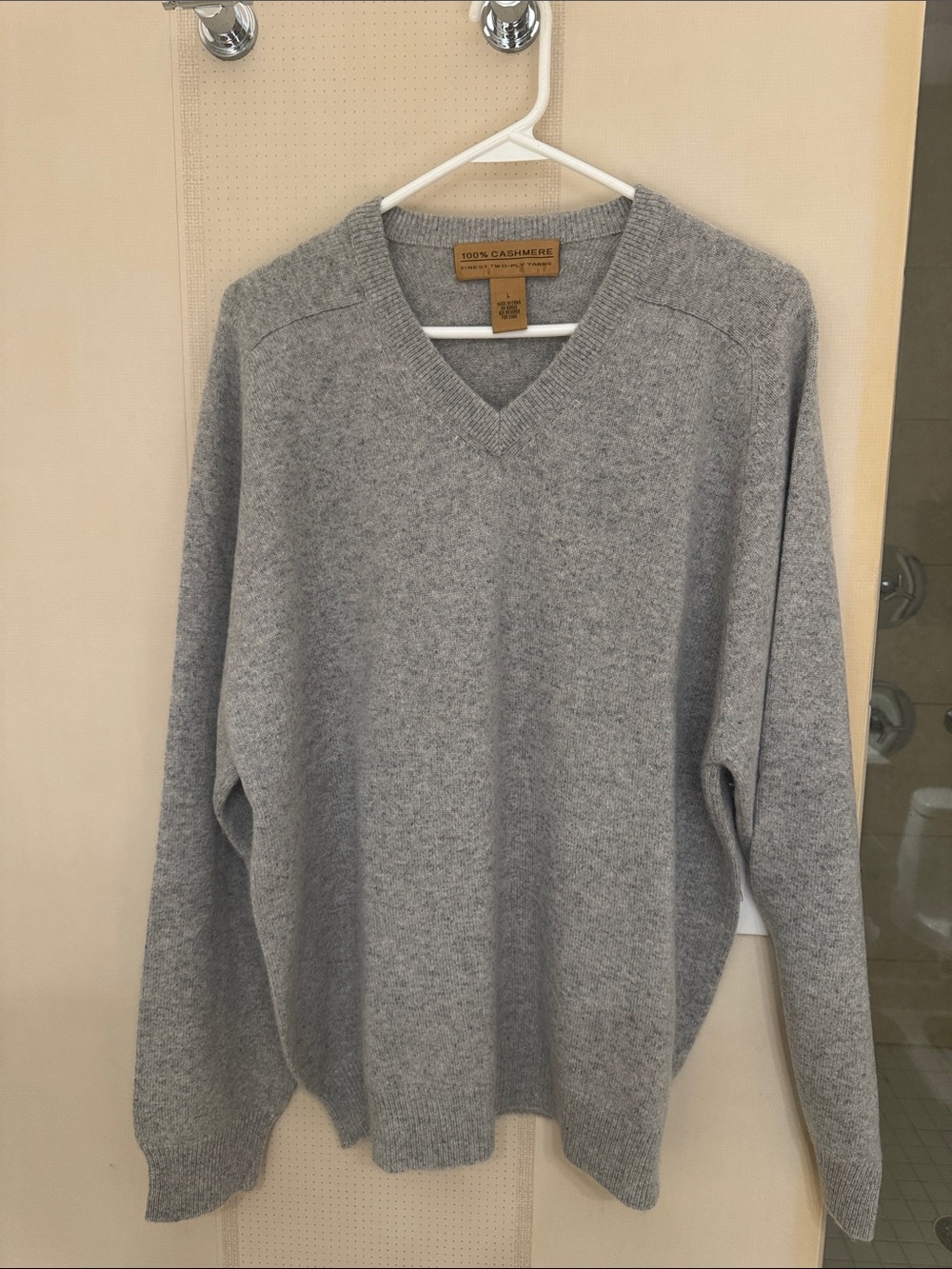 Luxury Men's 100% Cashmere V-Neck Sweater - Gray